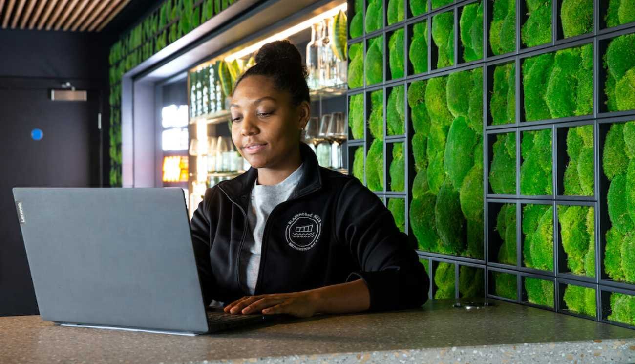 LRMotive8_Blackhorse_Mils