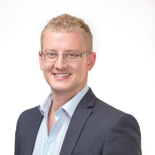 Portrait photo of Rob Clarke